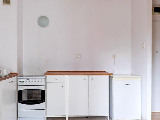 Wynajmę mieszkanie w bloku mieszkalnym kawalerka z aneksem kuchennym 27 m² ul. Morawskiego, Łazarz