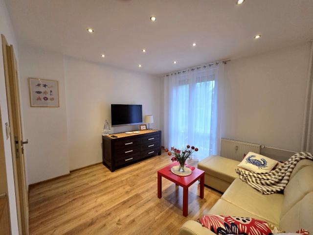 Wynajmę mieszkanie w bloku mieszkalnym kawalerka z kuchnią w zabudowie 25 m² Częstochowa, Śródmieście