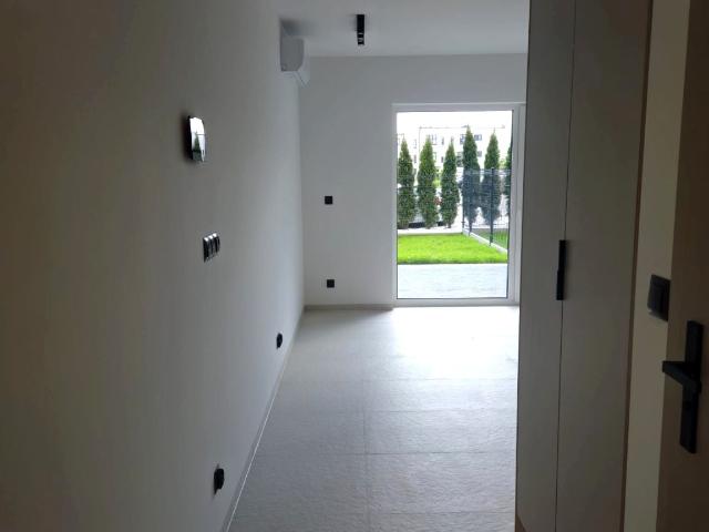 Wynajmę mieszkanie w bloku mieszkalnym kawalerka z kuchnią w zabudowie 26 m² ul. Weltzla, Żory, Weltzla