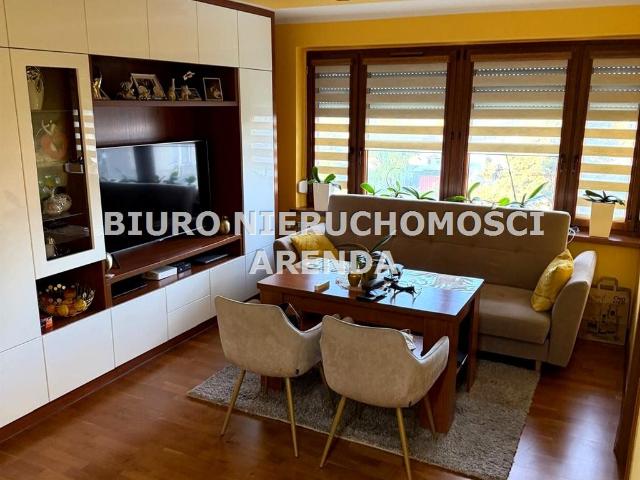 Wynajmę mieszkanie w bloku mieszkalnym kawalerka z kuchnią w zabudowie 35 m² ul. Kilińskiego, Rybnik