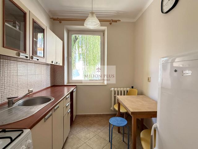 Wynajmę mieszkanie w bloku mieszkalnym kawalerka z kuchnią z oknem 29 m² Kraków