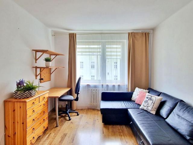 Wynajmę mieszkanie w bloku mieszkalnym kawalerka z kuchnią z oknem 30 m² Katowice, Środmieście