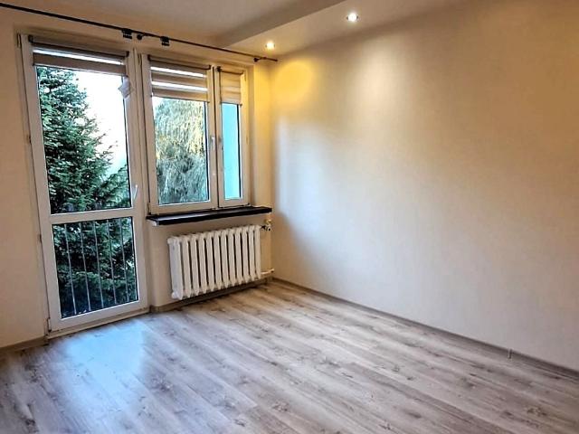 Wynajmę mieszkanie w domu wielorodzinnym kawalerka z kuchnią z oknem 28,70 m² Wojska Polskiego