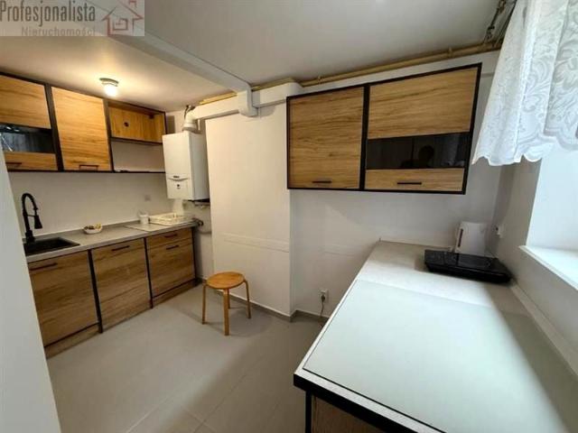 Wynajmę mieszkanie w domu wielorodzinnym m2 z kuchnią z oknem 35 m² ul. Popiela, Gdynia, Orłowo