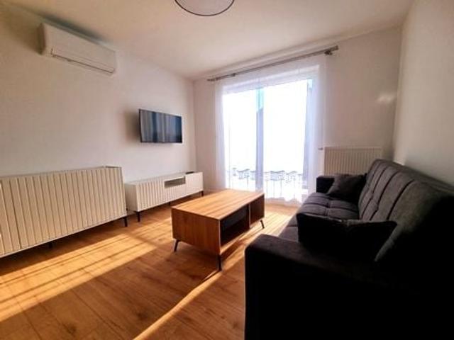 Wynajmę mieszkanie w domu wielorodzinnym m4 z kuchnią z oknem 85 m² ul. Magazynowa, Chełmiec