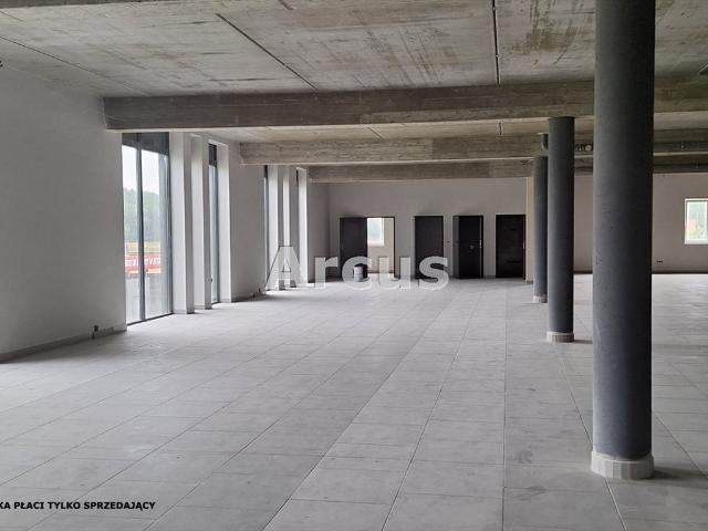 Wynajmę nowoczesny lokal 1300 m² z witrynami w Skrzyszowie