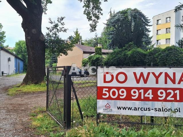 Wynajem pawilonu 275 m² z parkingiem w Tarnowie