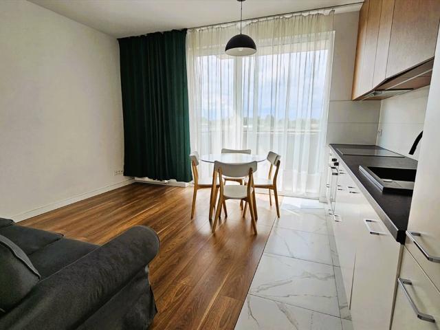 Wynajmę przestronne 2 pokojowe mieszkanie 43 m² z balkonem
