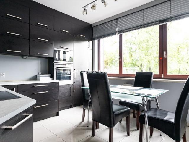 Wynajmę przestronne 80 m² mieszkanie z tarasem w Krakowie