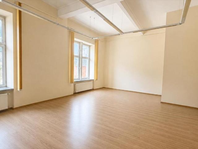 Polecam przestronne biuro 563 m² w Bielsku Białej