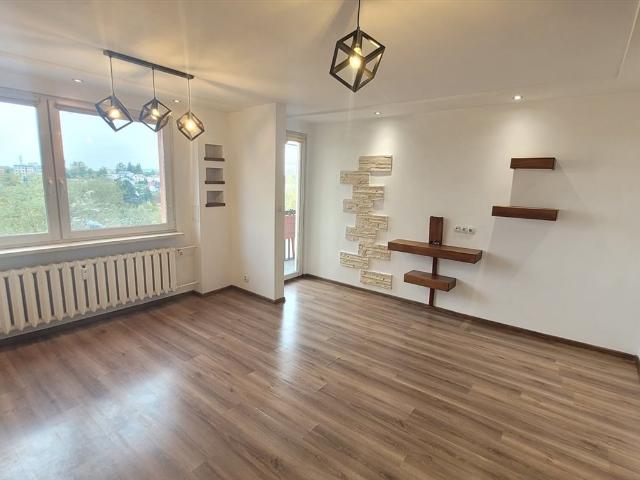 Wynajmę przestronne mieszkanie 63 m² z balkonem i widokiem w Cieszynie