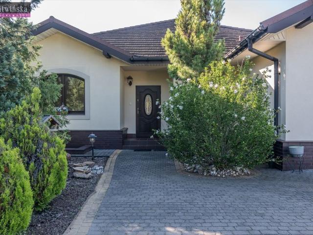 Wynajmę przestronny dom 198 m² z garażem w Kalonce