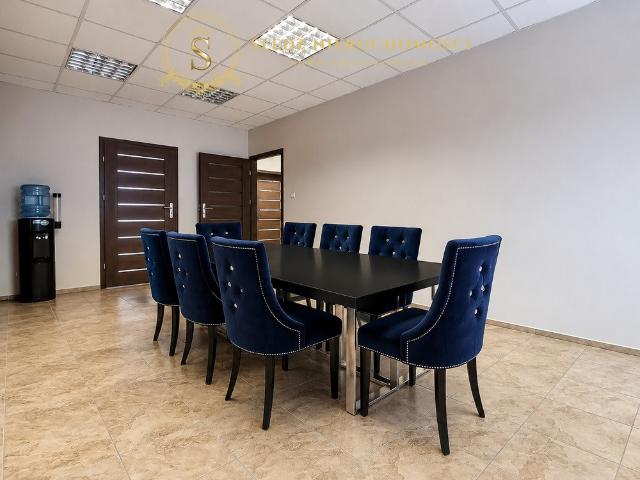 Wynajmę przestronny lokal 130 m² z parkingiem i monitoringiem