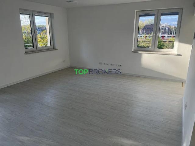 Wynajmę przestronny lokal 157 m² w Warszawie, biuro lub gabinety