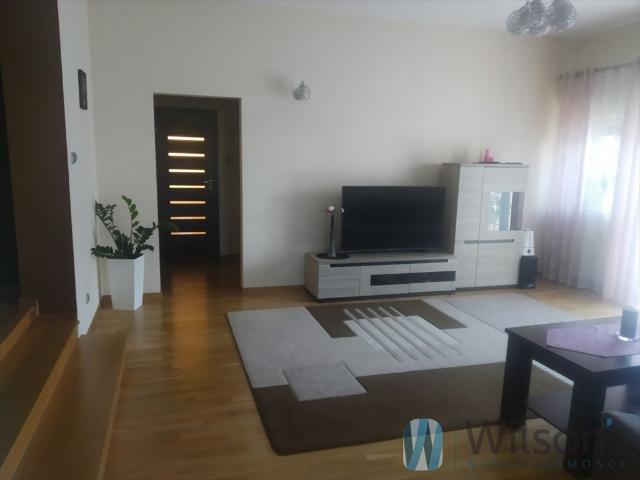 Wynajmę przestronny lokal 190 m² z parkingiem w Radomiu