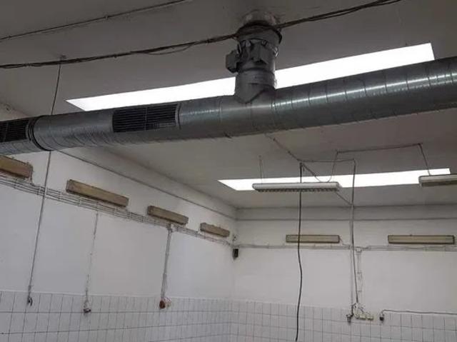 Polecam przestronny lokal 180 m² na warsztat samochodowy w Warszawie