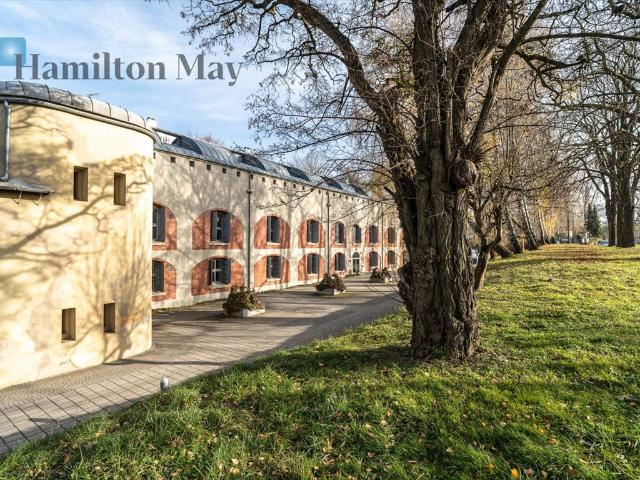 Wynajmę unikatowy fort w Węgrzcach 900 m² na biura i działalność