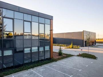 Wynajem magazynu 480 m2 z socjalami, S8, Jawczyce