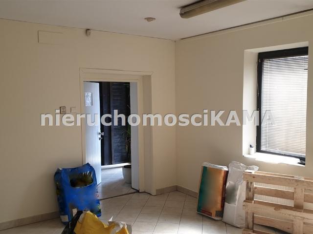 Wynajem obiektu handlowo magazynowego 270 m² z rampą