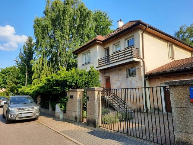 Wynajem biura 450 m² w sercu Mokotowa z garażem