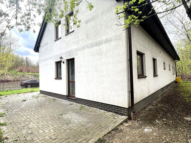 Wynajem domu 135 m2 z garażem, fotowoltaiką i ogrzewaniem pompa
