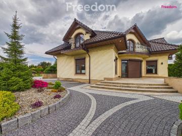 Wynajem domu 245 m² z ogrodem i strefą rekreacyjną