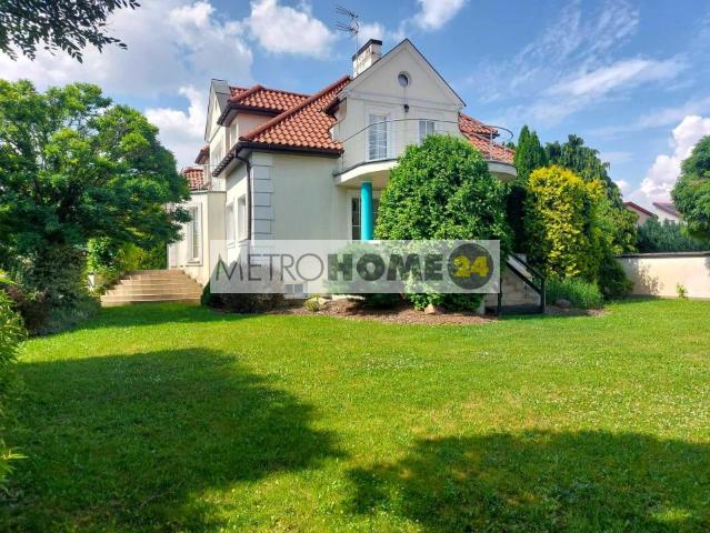 Wynajem domu Wilanów 587 m2 z garażem i ogrodem