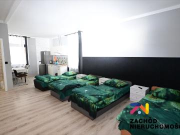 Wynajem domu z 21 łóżkami, kuchniami i patio