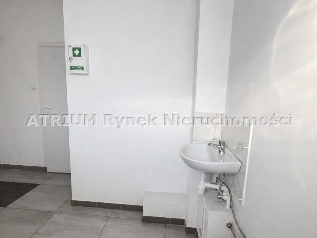 Lokal użytkowy 40 m² gotowy do działalności w centrum