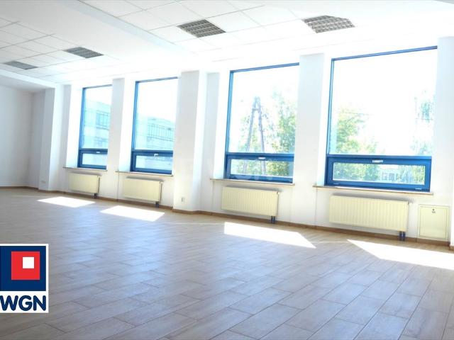 Zapraszam do wynajmu lokalu 74,5 m² z windą i parkingiem