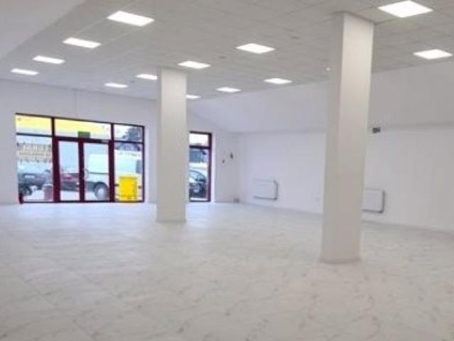 Wynajem lokalu 230 m2 z parkingiem i monitoringiem