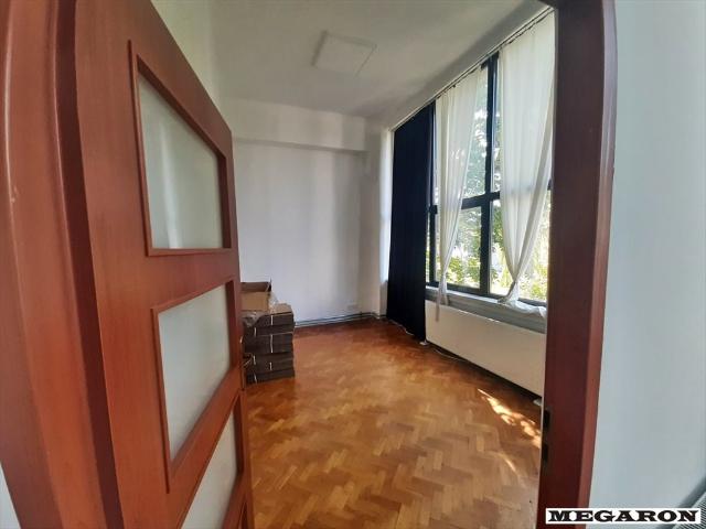 Wynajem lokalu 250 m² z biurami i halami w Częstochowie