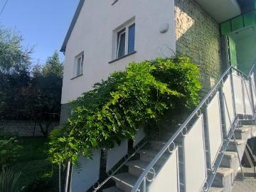 Wynajem pokoi w domu 578 m2 z tarasem i balkonem