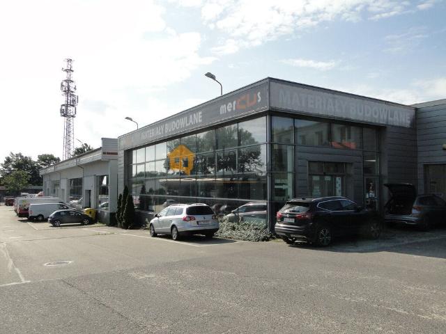 Zapraszam do wynajmu warsztatu 424 m² z parkingiem i zapleczem