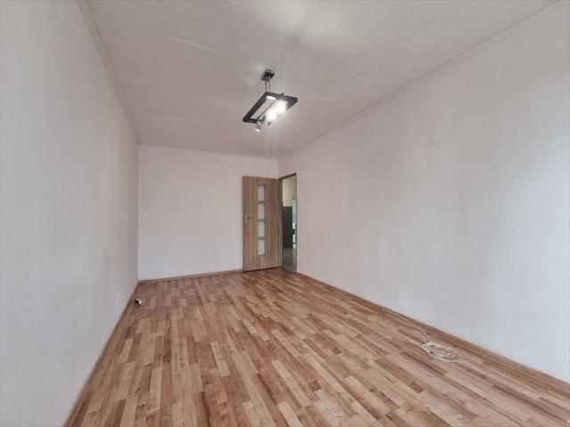 Wynajem 2 pok. mieszkania z balkonem, blisko lasu i udogodnień