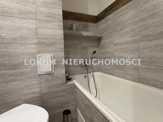 Wynajem 2 pokojowego mieszkania z balkonem, blisko centrum
