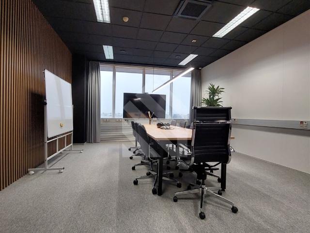Wynajmę przestronne biuro 80 m² na Bielawach z klimatyzacją
