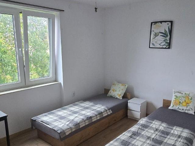 Wynajem 96 m² 4 pokoje z balkonami i oddzielną kuchnią