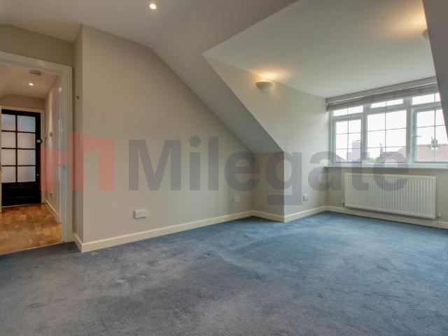 Wynash Gardens, Carshalton SM5, 1 bed flat to rent, £1,275 pcm | PrimeLocation