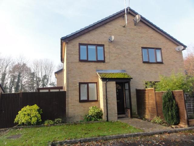 Wyndham Crescent, Cranleigh, GU6 1 bed terraced house to rent £1,250 pcm £288 pw