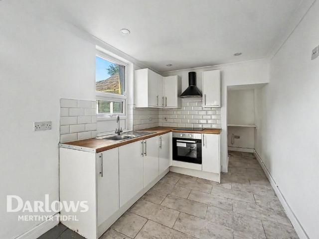 Wyndham Street, TREORCHY 4 bed semi detached house to rent £850 pcm £196 pw