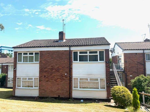 Wyndmill Crescent, West Bromwich B71, 2 bed flat to rent, £875 pcm | PrimeLocation