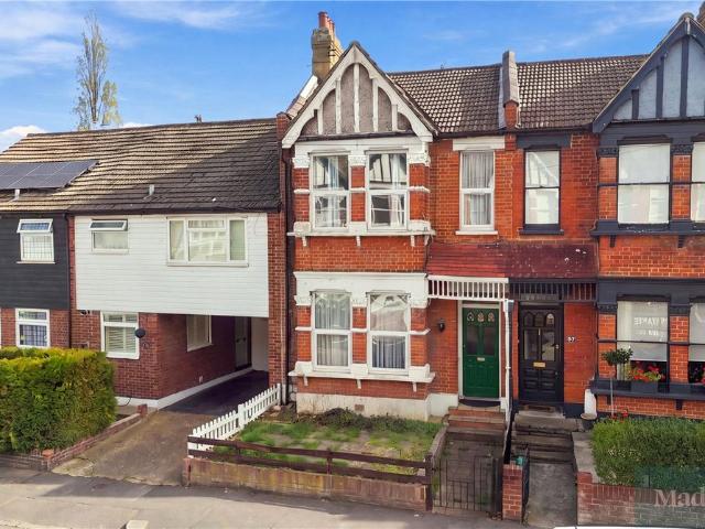 Wynndale Road, London E18, 4 bed semi detached house to rent, £3,100 pcm | PrimeLocation