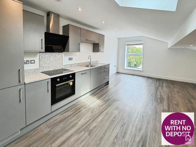 Wynnstay Road, Sale, Cheshire M33, 2 bed flat to rent, £1,150 pcm | PrimeLocation
