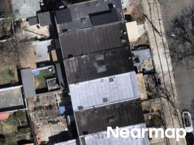 Wyona St