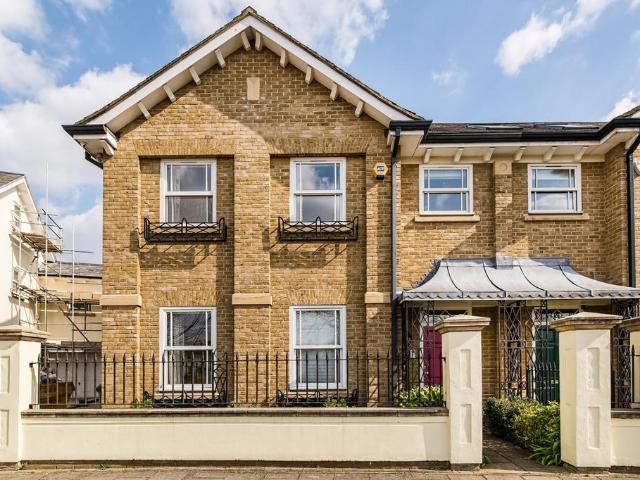 Wyatt Drive, Barnes, London, SW13 5 bed semi detached house to rent £8,000 pcm £1,846 pw
