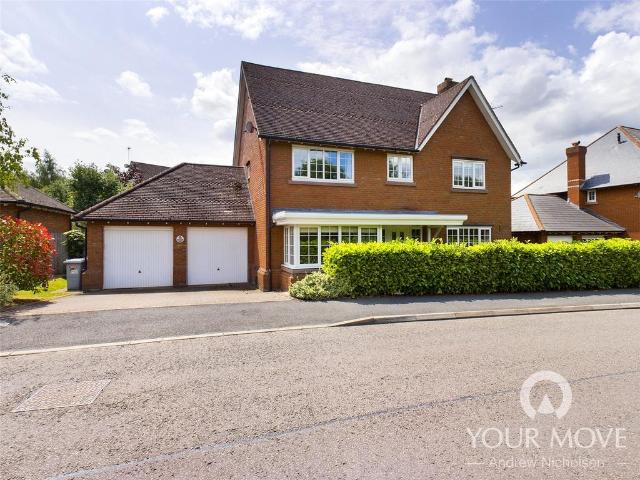 Wychwood Park, Crewe CW2 5 bed detached house to rent £2,475 pcm £571 pw