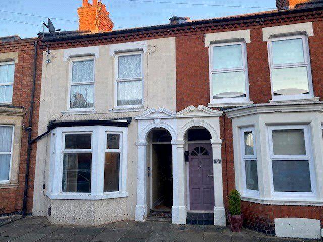 Wycliffe Road, First Floor Flat, Abington, Northampton NN1, 1 bed flat to rent, £850 pcm | PrimeLocation