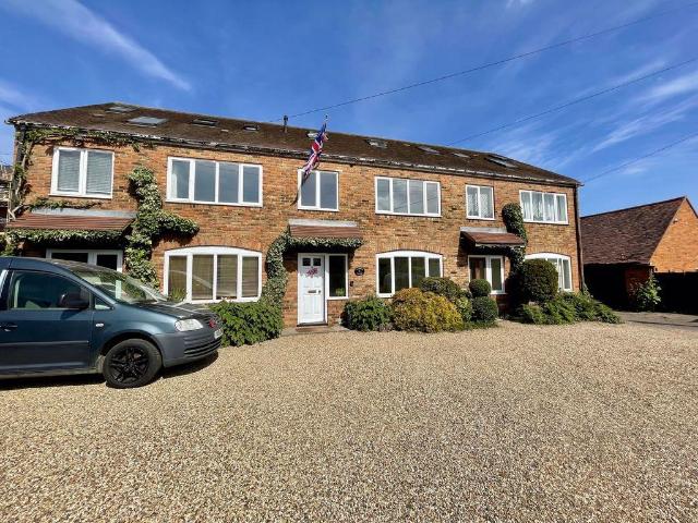 Wycombe Lane, High Wycombe HP10 1 bed end of terrace house to rent £575 pcm £133 pw