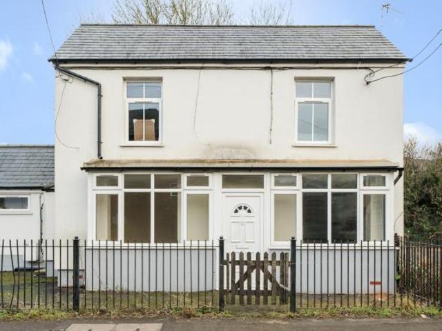 Wycombe Lane, Wooburn Green, High. 1 bed flat to rent £1,000 pcm £231 pw
